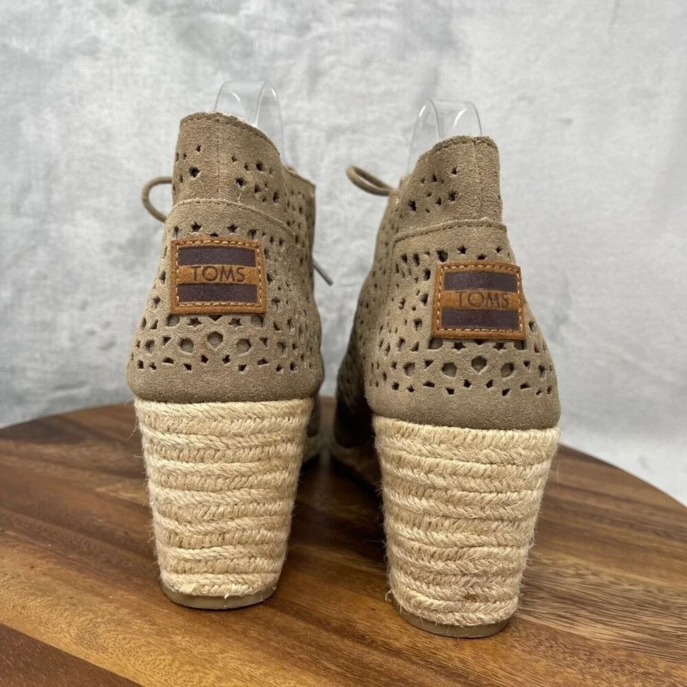 Toms Shoes Womens 9.5 Desert Taupe Laser Cut Suede Espadrille‎ Ankle Booties